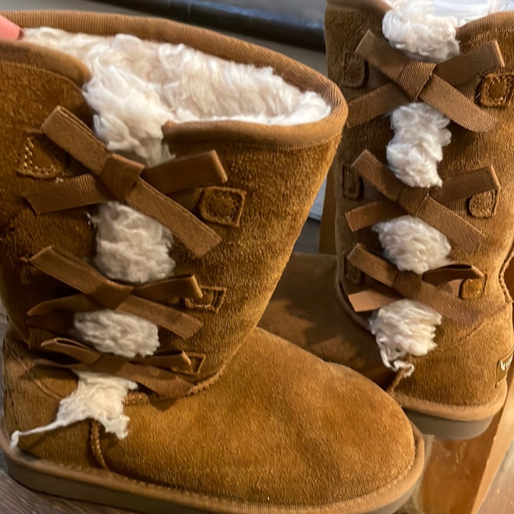 Koolaburra by Ugg boot size 1
